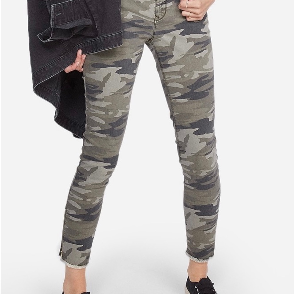 Express camo ankle legging jegging mid rise 4P, size 4P, stretch skinny
